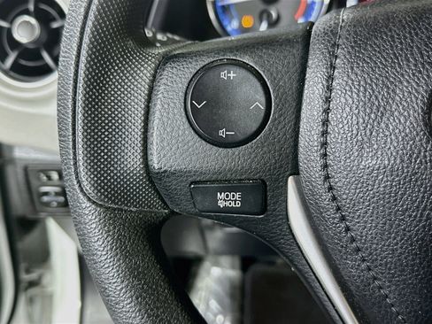 Used 2017 Toyota Corolla LE FWD image 16