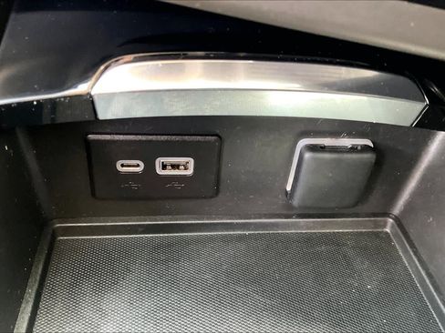 Used 2022 Buick Envision Preferred FWD image 32