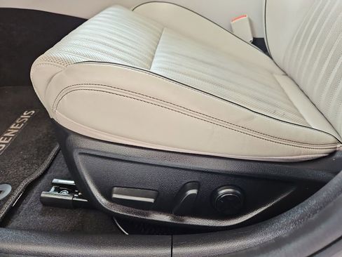 Used 2019 Genesis G70 2.0T Advanced w/ Elite Package image 27