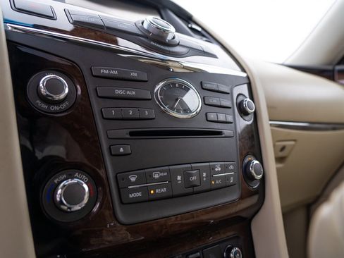 Used 2014 INFINITI QX80 4WD w/ Deluxe Touring Package image 34