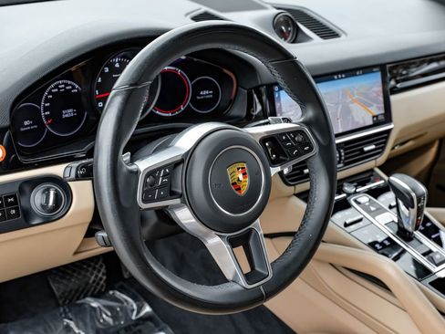 Used 2021 Porsche Cayenne AWD/4WD image 14