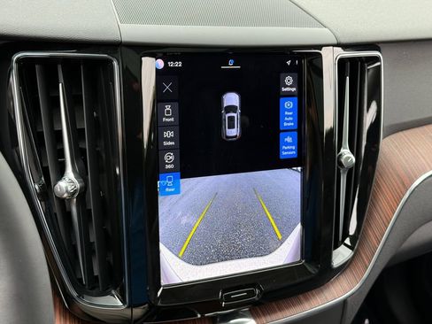 Certified 2023 Volvo XC60 B5 Plus w/ Climate Package AWD/4WD image 24