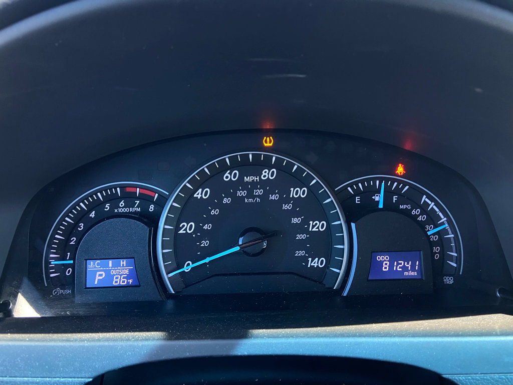 Used 2012 Toyota Camry LE FWD image 18