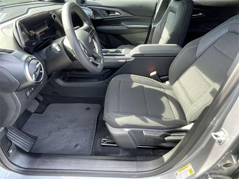 New 2026 Chevrolet Equinox EV LT image 12