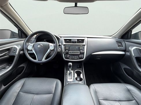 Used 2018 Nissan Altima 2.5 SV image 11