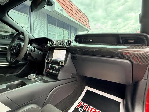 Used 2021 Ford Mustang Shelby GT500 w/ Carbon Fiber Track Pack image 38