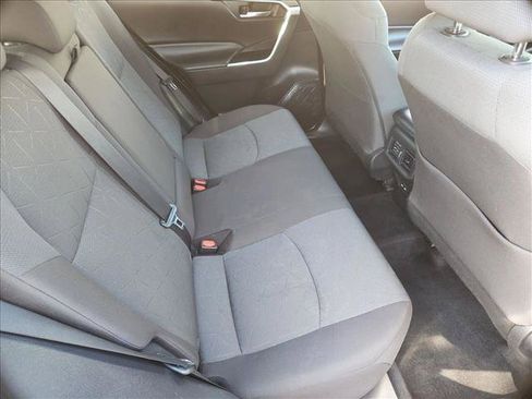 Used 2022 Toyota RAV4 XLE AWD/4WD image 25