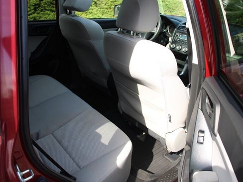 Used 2015 Subaru Forester 2.5i Premium w/ All-Weather Package AWD/4WD image 6