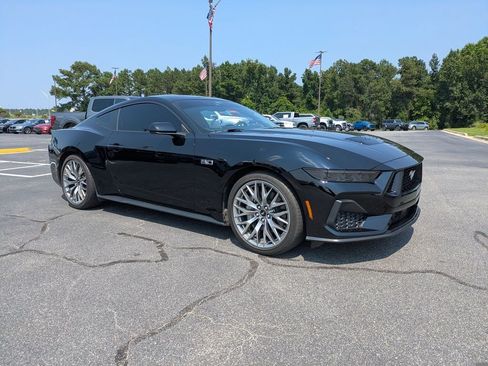 Used 2025 Ford Mustang GT Premium RWD image 2