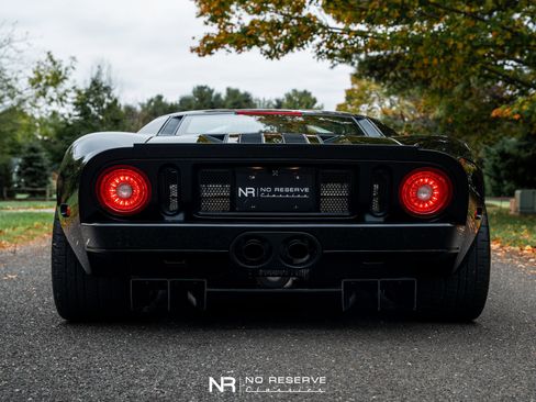 Used 2005 Ford GT RWD image 37