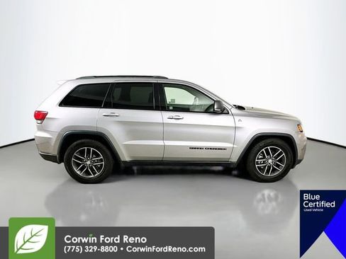 Used 2018 Jeep Grand Cherokee Trailhawk image 10