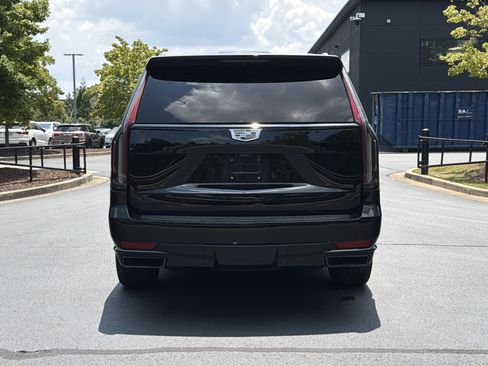 Used 2021 Cadillac Escalade Sport w/ Driver Assist Tech Package AWD/4WD image 17