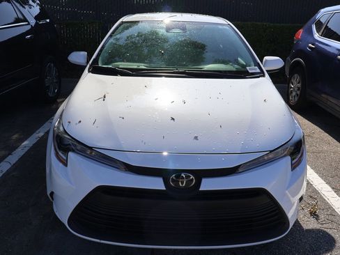 Used 2024 Toyota Corolla LE FWD image 5