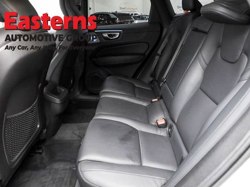 Used 2023 Volvo XC60 B5 Plus image 20