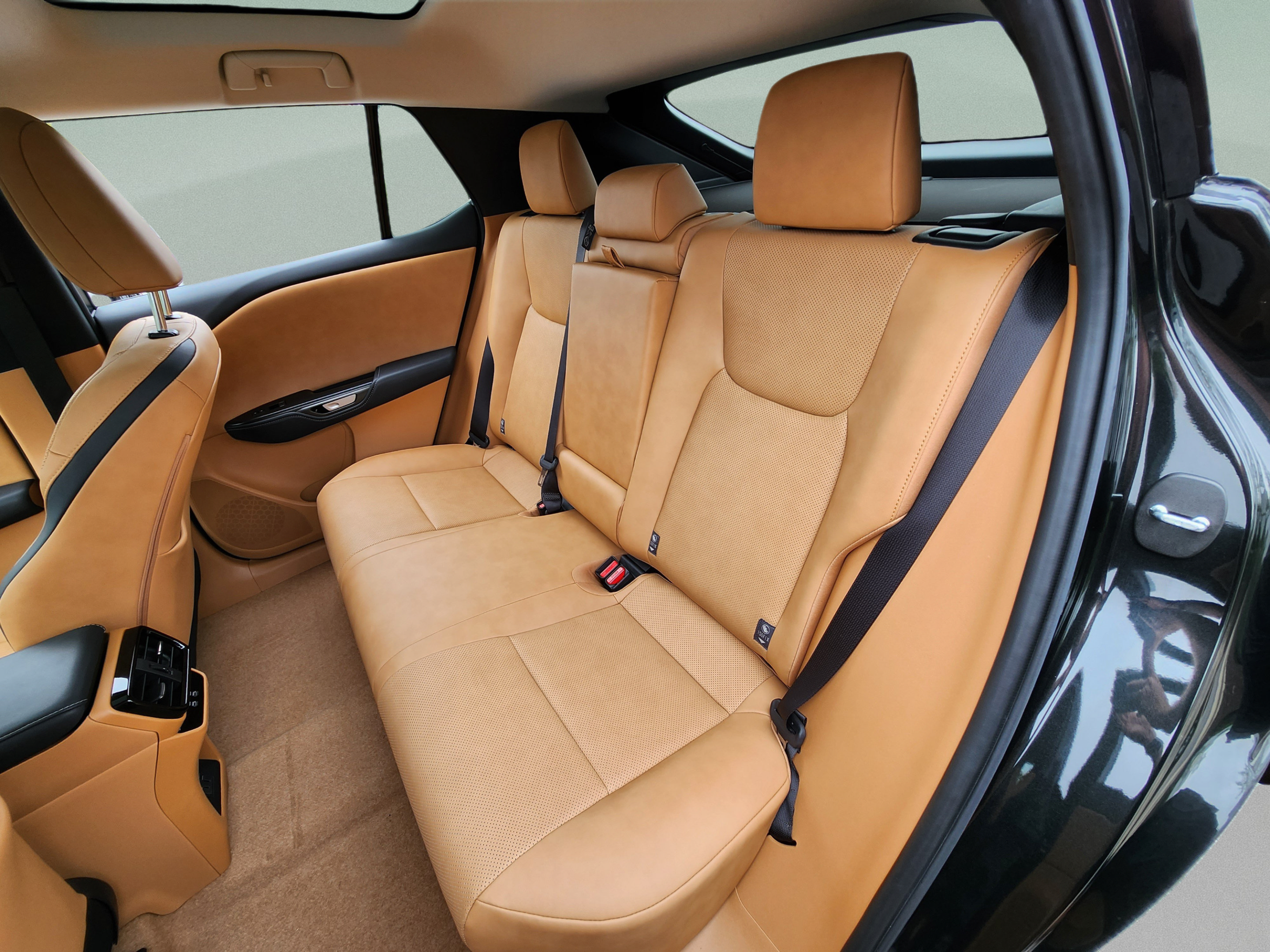 Certified 2024 Lexus RZ 300e Premium w/ Accessory Package (2T) FWD image 25