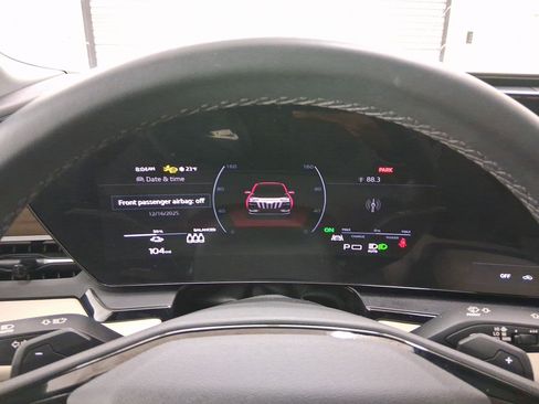 Used 2025 Audi Q6 e-tron Premium Plus image 17