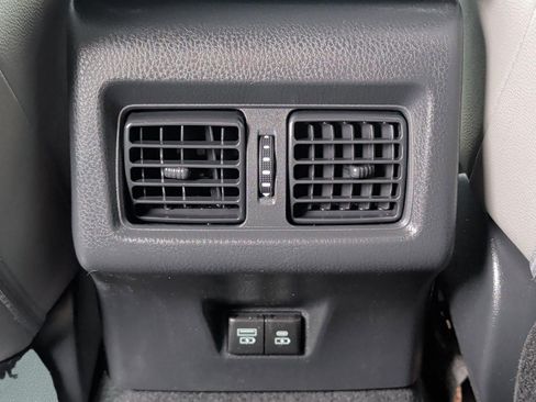 Used 2025 Toyota Camry SE w/ Convenience Package FWD image 25