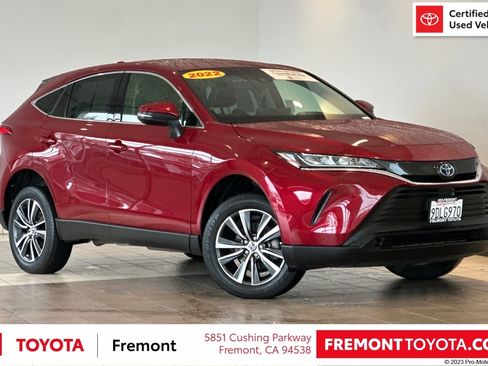 Certified 2022 Toyota Venza LE image 1