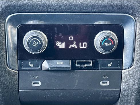 Used 2023 Chevrolet Suburban Premier image 28