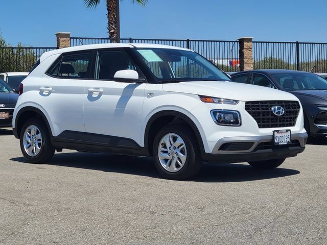 Certified 2026 Hyundai Venue SE FWD image 33