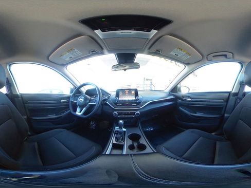 Used 2025 Nissan Altima 2.5 SV image 39