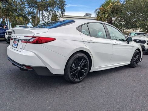 New 2025 Toyota Camry SE w/ Convenience Package FWD image 4