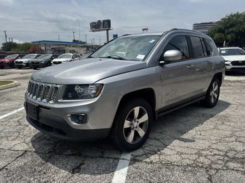 Used 2017 Jeep Compass High Altitude AWD/4WD image 7