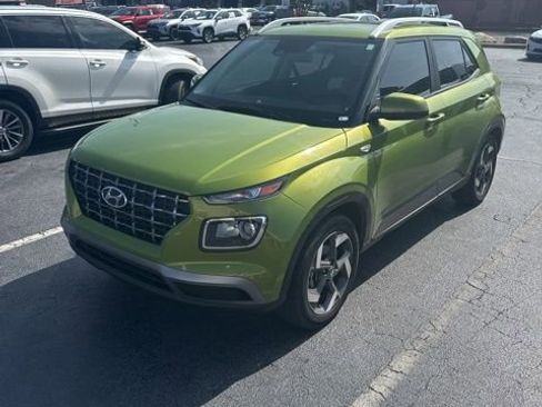 Used 2024 Hyundai Venue SEL image 1