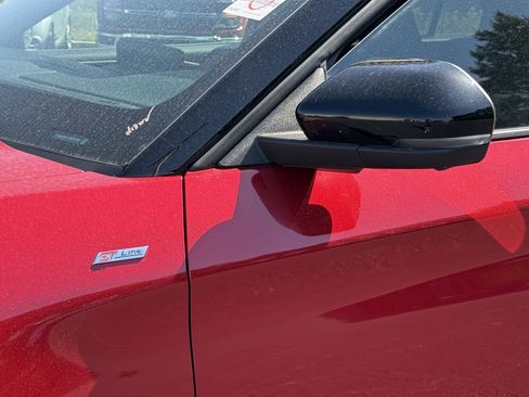 Used 2025 Ford Explorer ST-Line image 22