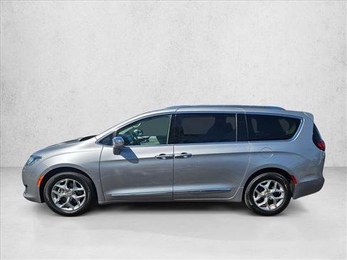 Used 2019 Chrysler Pacifica Limited FWD image 9