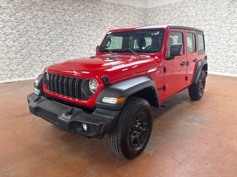 Used 2024 Jeep Wrangler Unlimited Sport AWD/4WD image 3