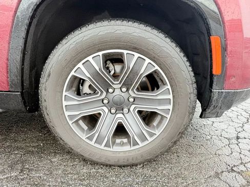 Used 2024 Jeep Wagoneer 2WD w/ Premium Group I image 9