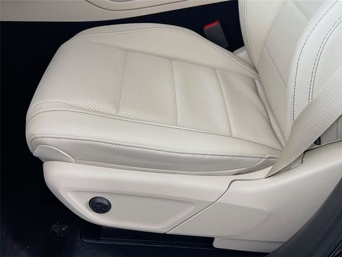 New 2026 Mercedes-Benz GLE 450 4MATIC image 18