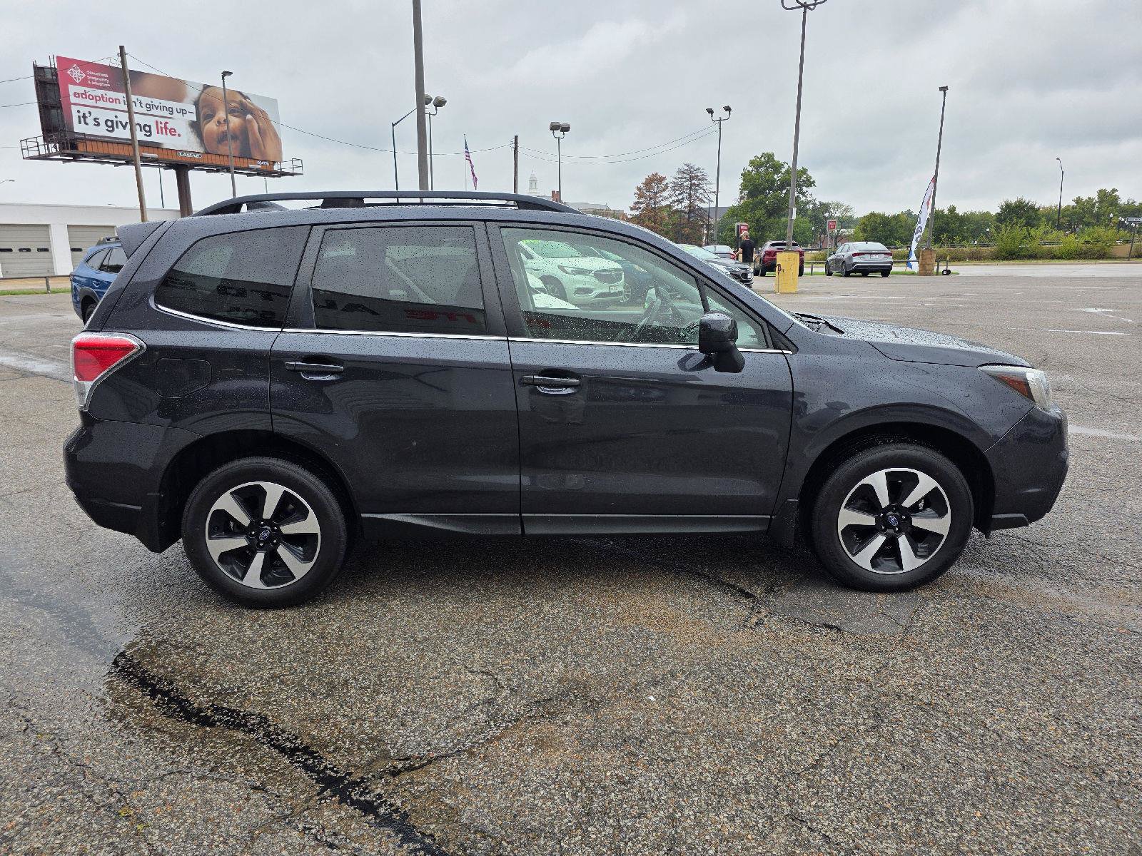 Used 2017 Subaru Forester 2.5i Limited AWD/4WD image 4