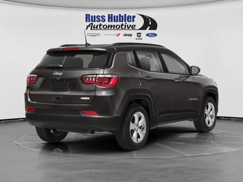 Used 2018 Jeep Compass Latitude w/ Popular Equipment Group AWD/4WD image 4