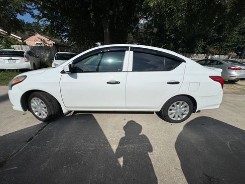 Used 2017 Nissan Versa S Plus FWD image 9