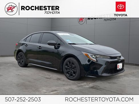 Certified 2020 Toyota Corolla LE FWD image 1