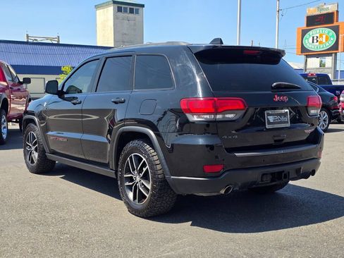 Used 2017 Jeep Grand Cherokee Trailhawk w/ Trailhawk Luxury Group AWD/4WD image 8