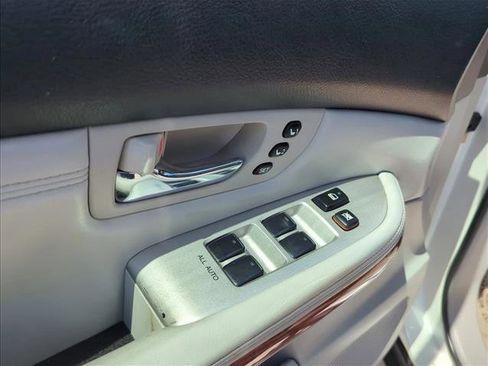 Used 2004 Lexus RX 330 FWD image 11