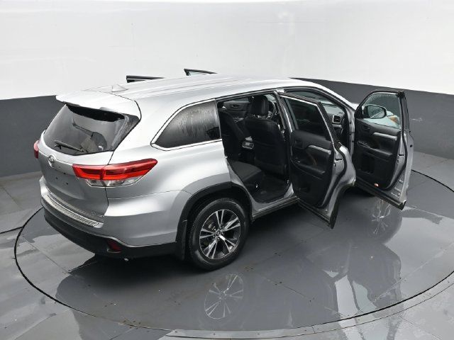 Used 2019 Toyota Highlander Plus AWD/4WD image 23