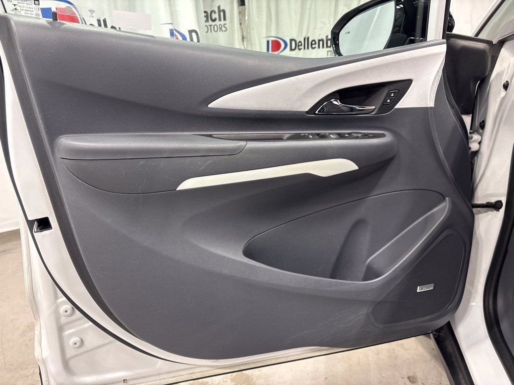 Used 2020 Chevrolet Bolt Premier w/ Infotainment Package FWD image 16