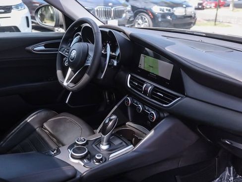 Used 2019 Alfa Romeo Giulia Ti Sport w/ Quick Order Package 22S Sport AWD/4WD image 54