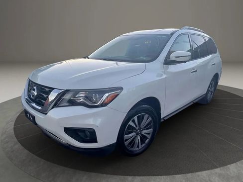 Used 2017 Nissan Pathfinder SL image 1