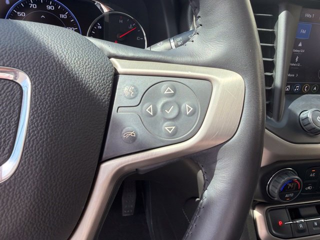 Used 2022 GMC Acadia Denali w/ Denali Technology Package AWD/4WD image 32