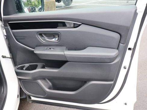 Certified 2023 Honda Pilot Touring image 11