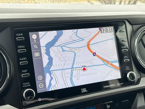 Used 2020 Toyota Tacoma TRD Off-Road image 18