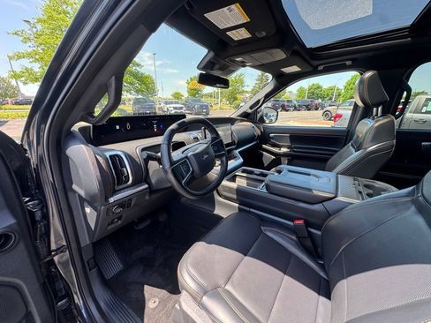 Used 2025 Ford Expedition Tremor AWD/4WD image 10