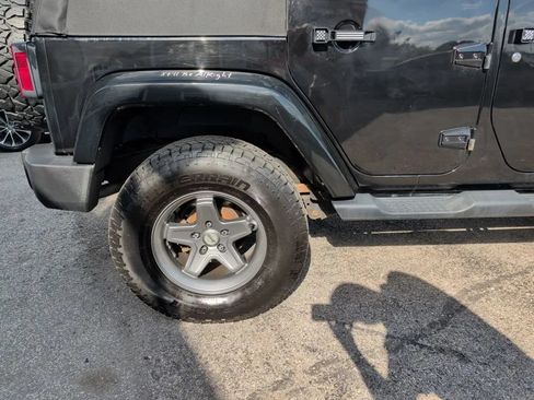 Used 2015 Jeep Wrangler Unlimited Sahara w/ Max Tow Package AWD/4WD image 15