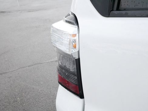 Used 2016 Toyota 4Runner SR5 image 17