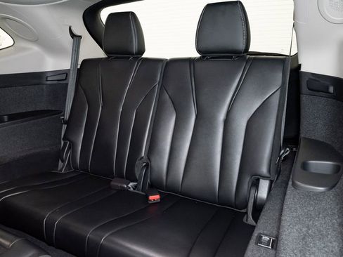 Certified 2025 Acura MDX SH-AWD w/ Technology Package image 23